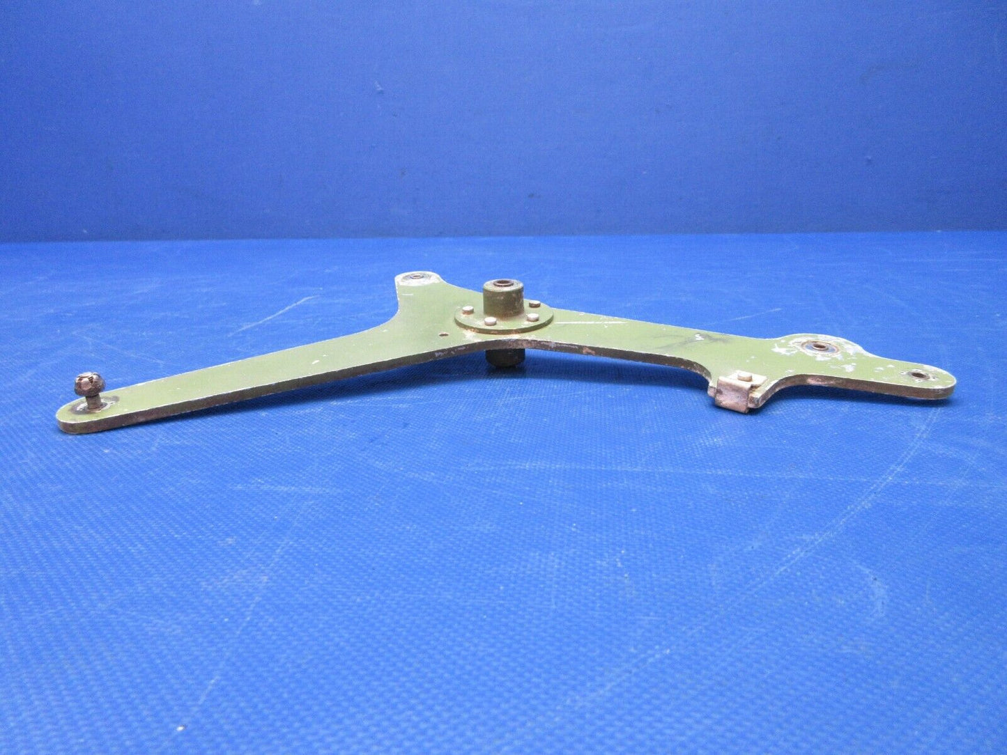 Cessna 337E Skymaster Elevator Bellcrank Assy P/N 1562010-2 (0824-1309)
