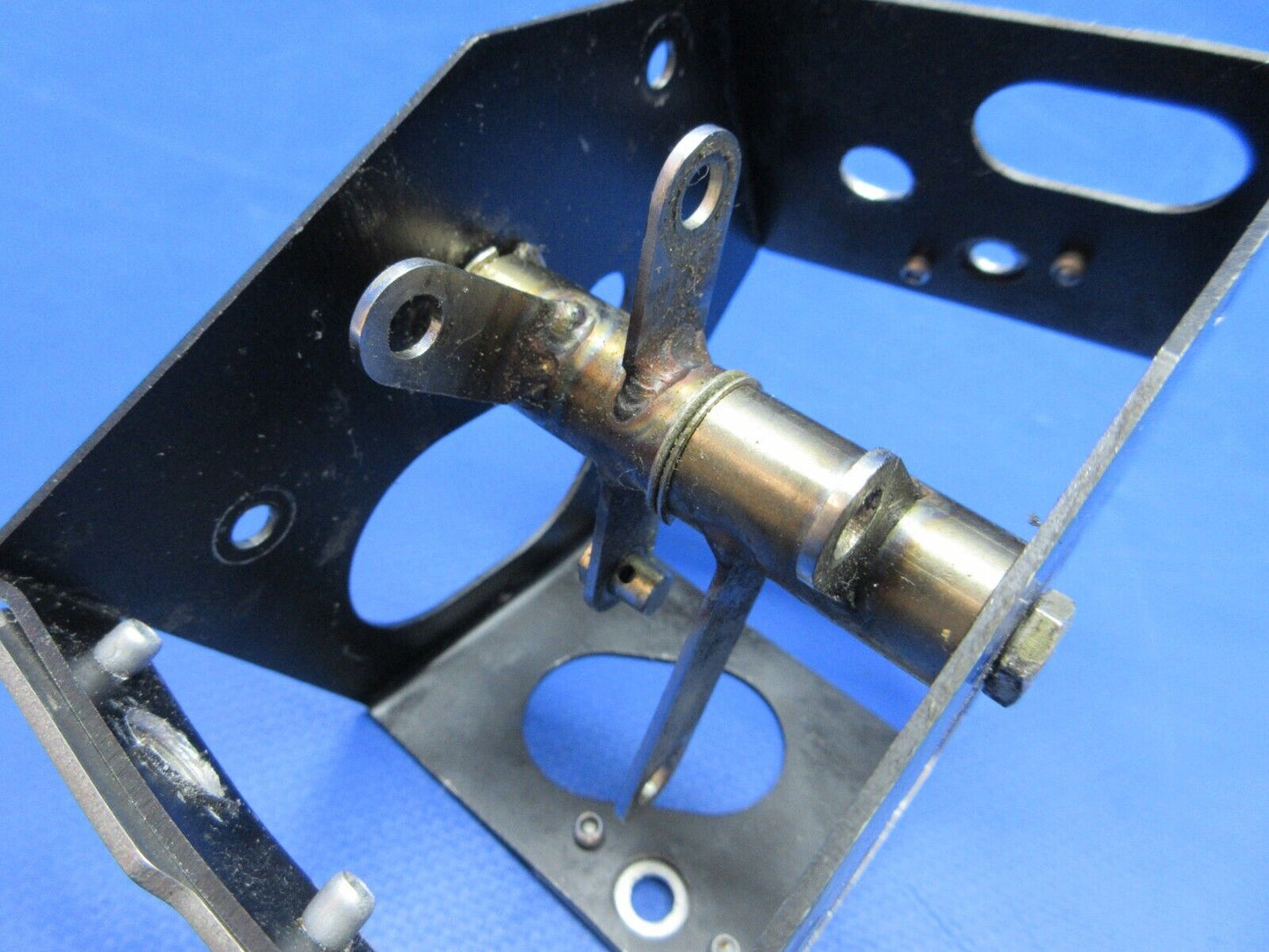 Diamond DA-42 Bowden Cable Mounting Plate LH P/N D60-2167-21-01 (0623-160)