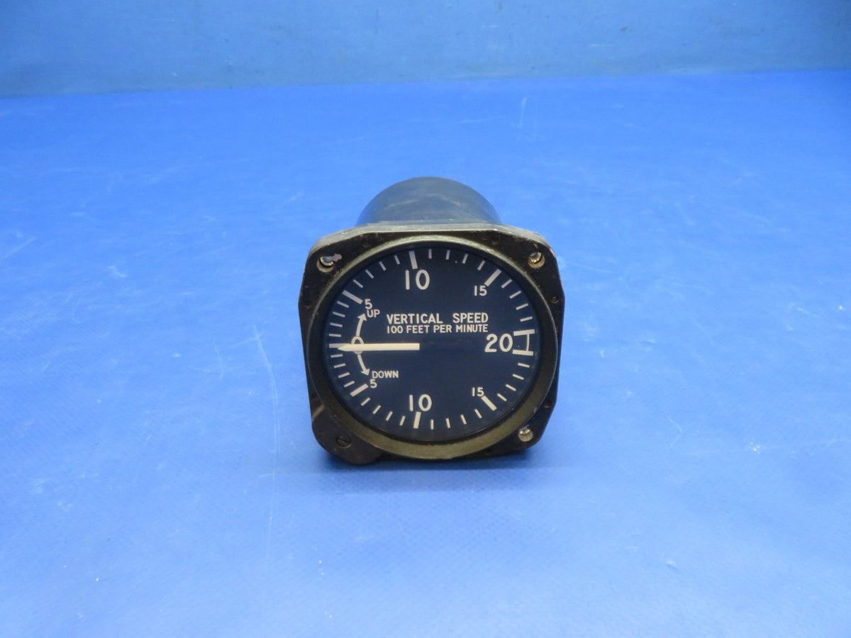 Beech F35 Bonanza U.I. Vertical Speed Indicator P/N 7000 WARRANTY (0526-113)0