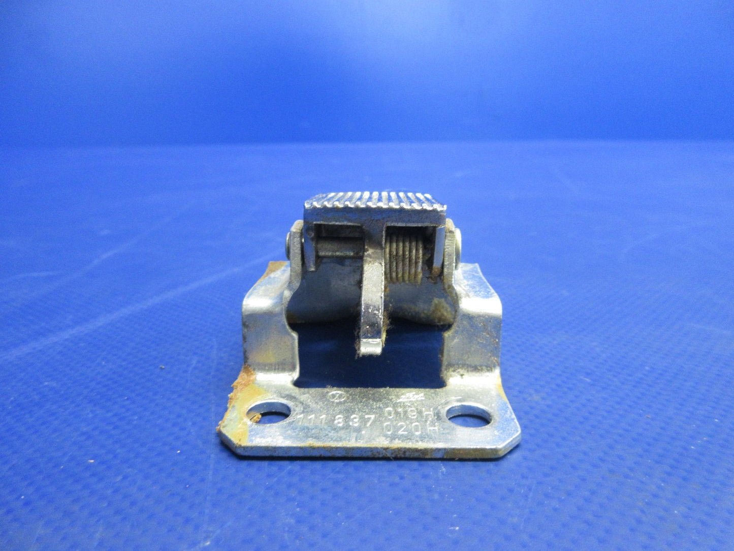 Piper AFT Cabin Door Side Latch w/Handle P/N 68188-00 (0626-890)7