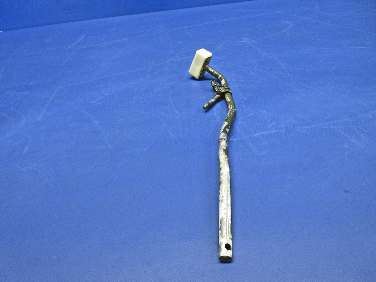Cessna 150 Seat Latch Handle P/N 0414229-5 (0926-712)3