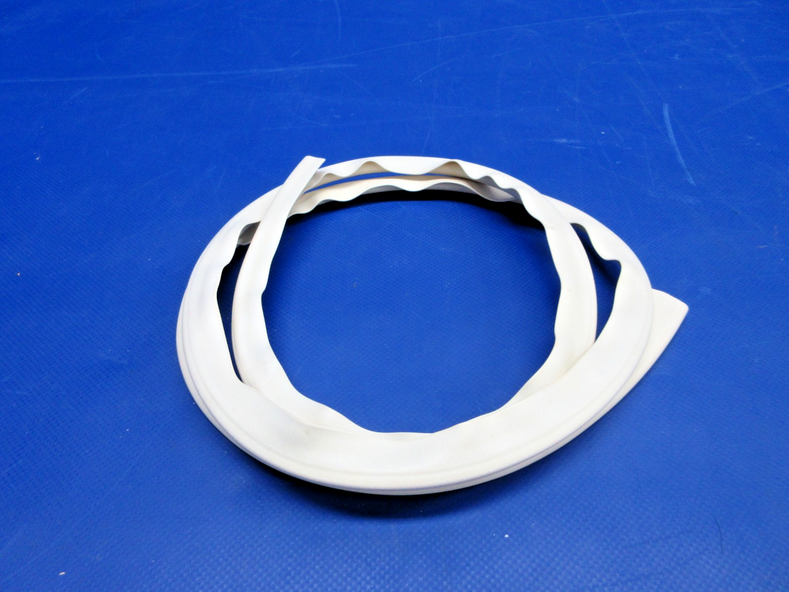 Beech King Air 90/100 Pilot Compartment Window Seal 50-534544-31 NOS (0326-764)3