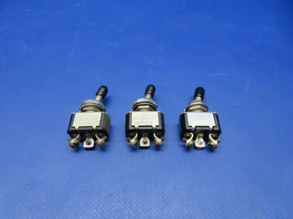 Cessna 421 Toggle Switch Cutler-Hammer AN3021-1, MS35058-21 LOT OF 3 (0326-232)5