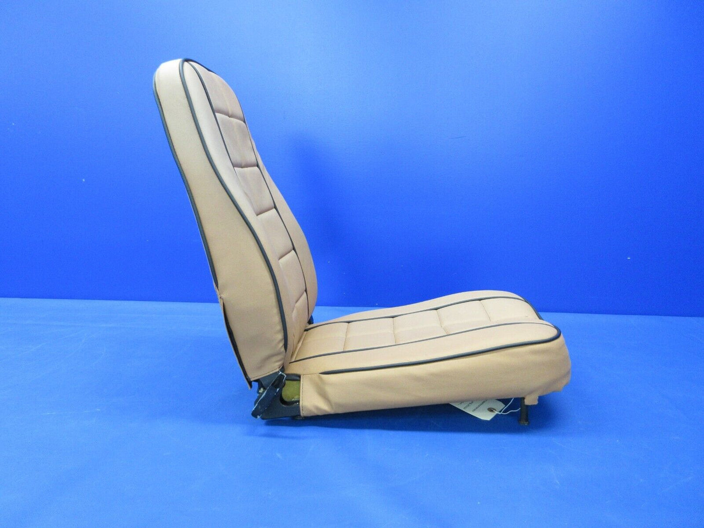 Piper PA-28-181 Archer Seat Assy Rear RH P/N 96827-23 (0624-1386)