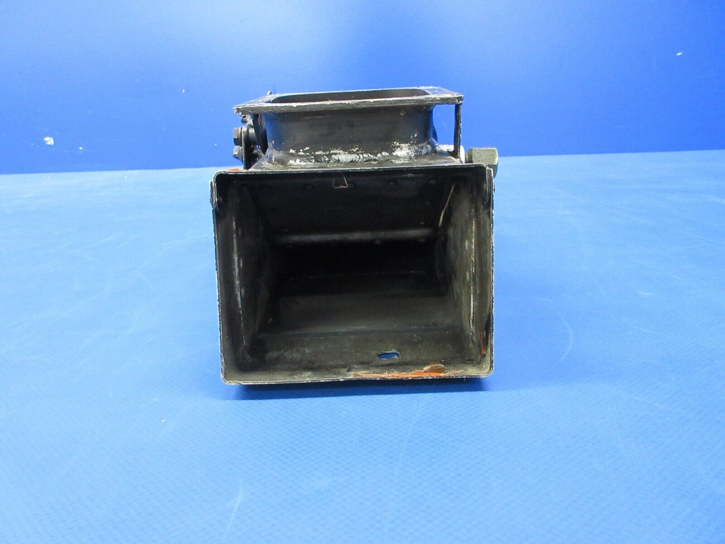 Piper PA-23-250 Aztec Carburetor Air Box Assy LH Engine P/N 16463-09 (0924-1250)