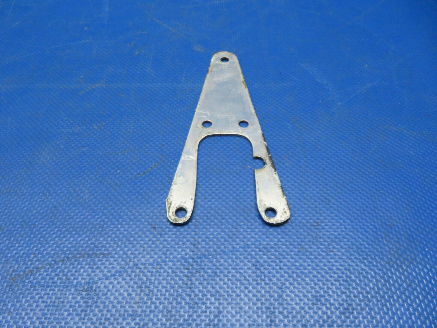 Cessna 337 / P337H Skymaster Front Lower Door Latch Assy 1511408-161 (0824-194)