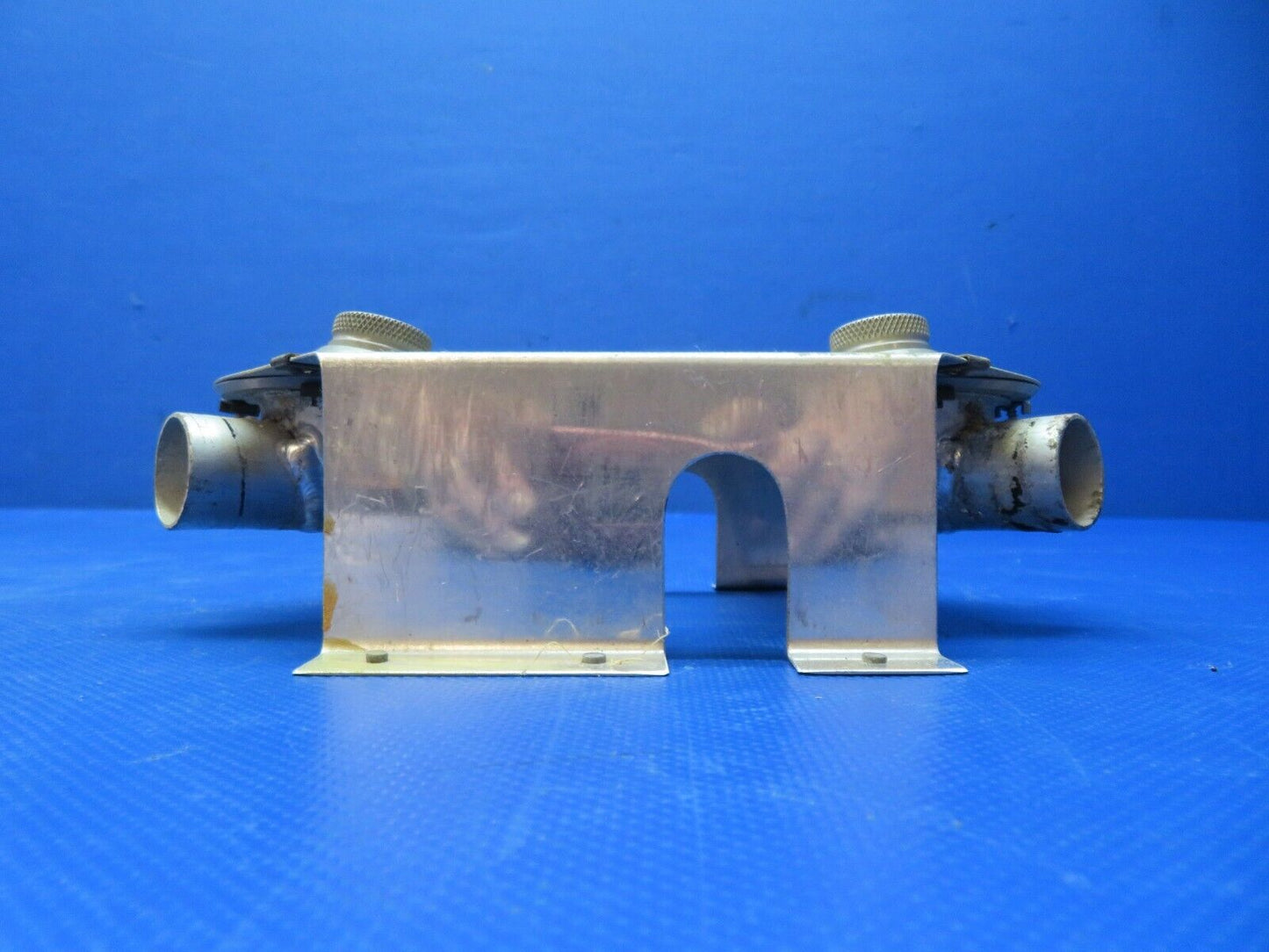 Mooney M20 / M20E Overhead Air Valves w/ Bracket P/N 640026 (0424-184)