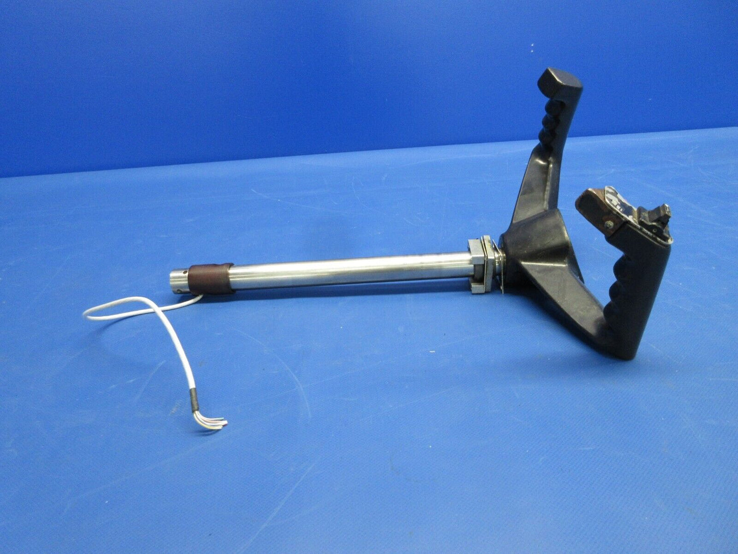 Piper PA-34-200T Control Wheel Assy w/ Trim Control P/N 79276-00 (0524-2074)