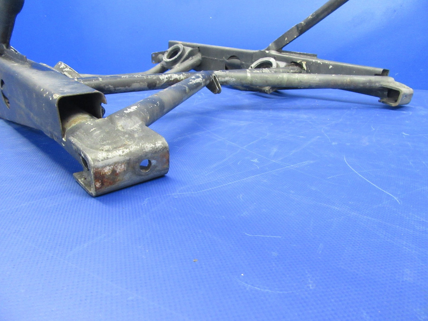 Beech 95-B55 Baron Engine Mount P/N 96-910005-75 LH or RH (0326-46)4