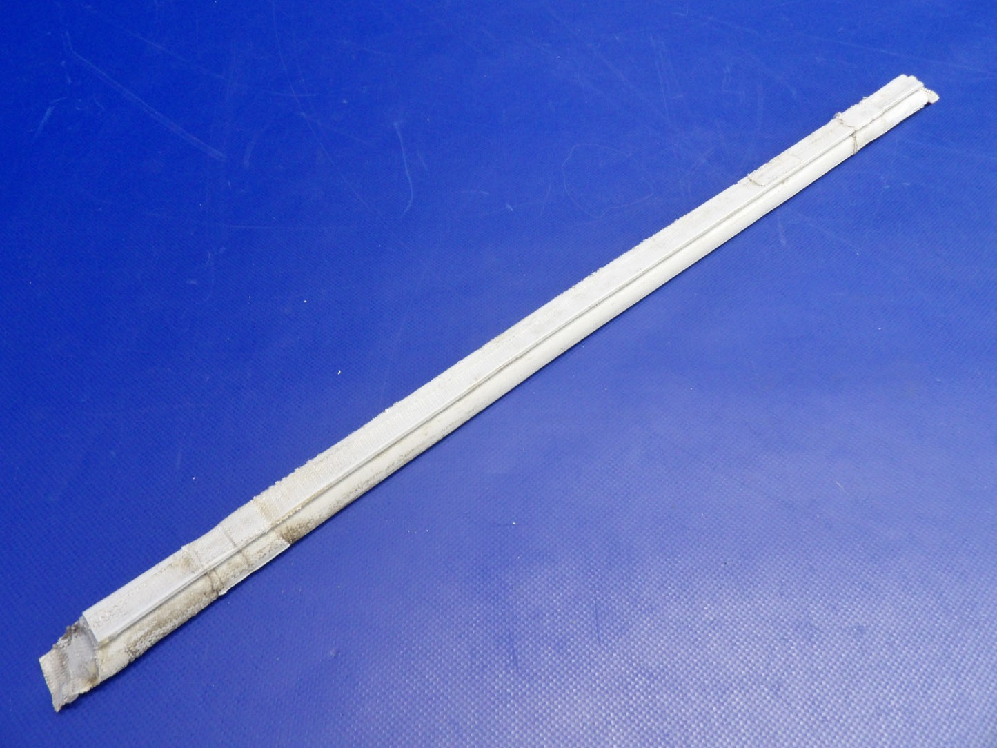 Cessna 421 Cabin Door LWR Seal P/N 9910007-4 (0626-1495)7