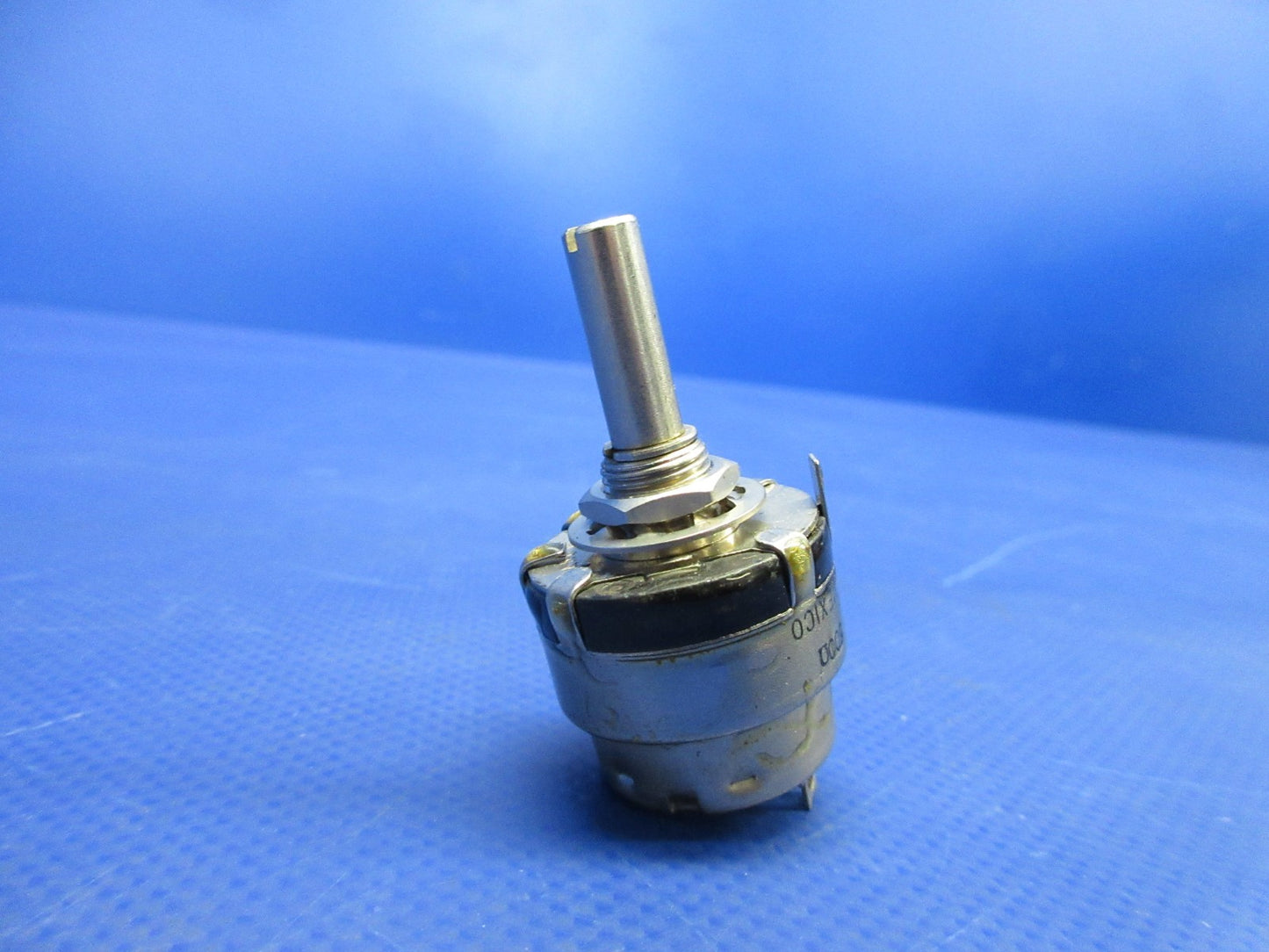 Beech King Air 90 / 100 Rheostat P/N CM34067 LOT OF 2 NOS (0326-905)9
