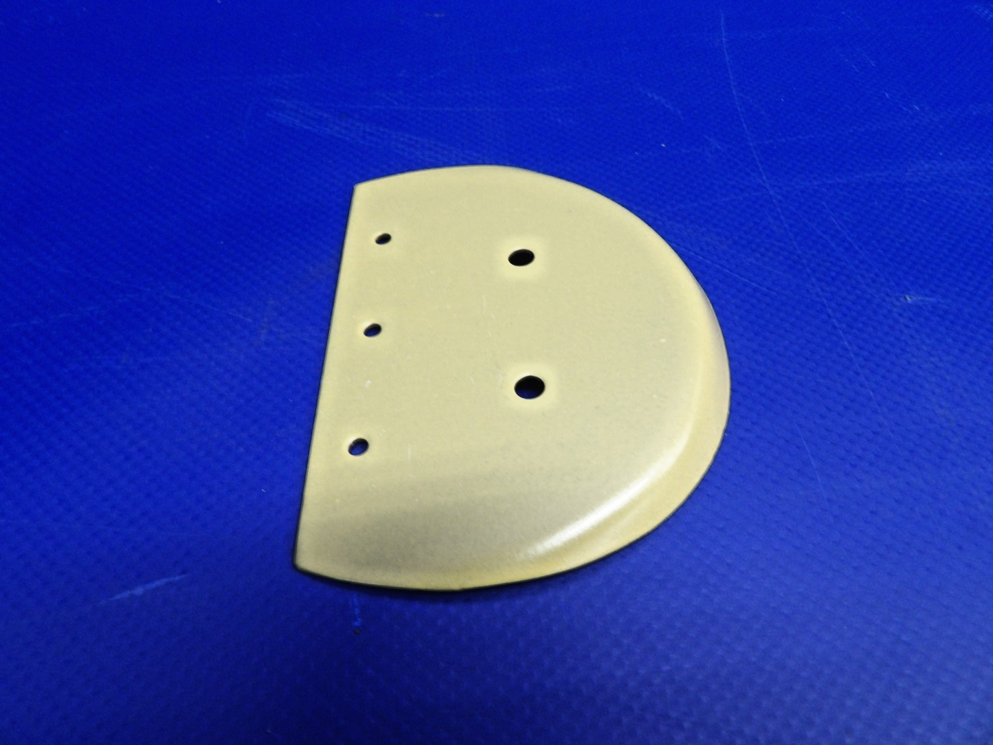 Beech Anti-Siphon Fuel Door P/N 101-920061-25 NOS (0326-1244)7