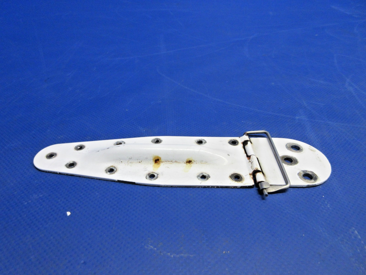Cessna 172 / 172RG RH Cabin Door LWR Hinge P/N 2417003-2 (0926-873)6