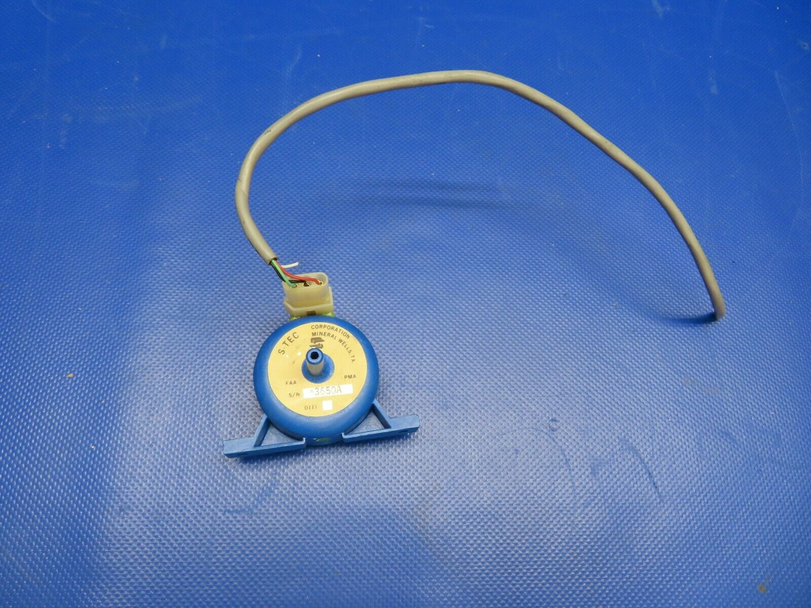 S-Tec Pressure Transducer 14V P/N 0111 (0221-36)