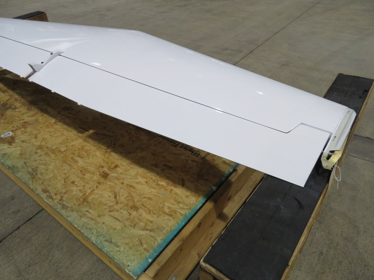 Diamond DA40 Horizontal Stabilizer & Elevator D41-5510-00-00 / DA-5520 (0326-59)18