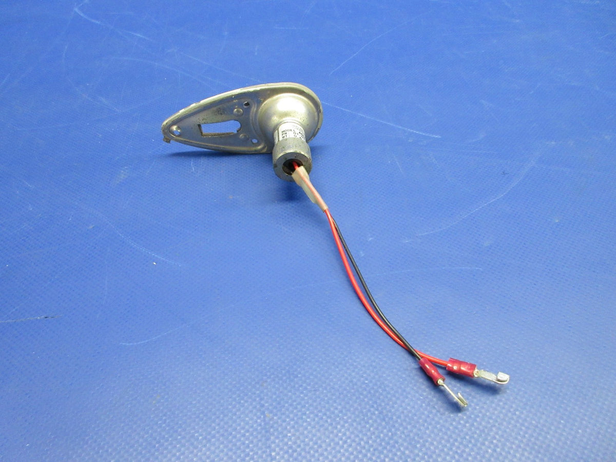 Beech Whelen A650-PG-14V Wing Tip Strobe Light 14V P/N 01-0770054-00 (0526-845)2