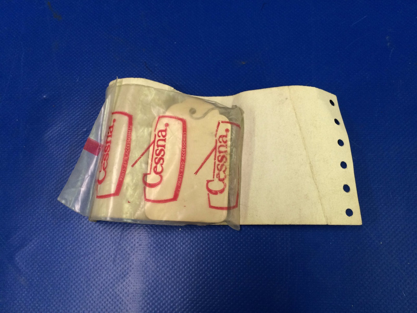 Cessna 310 F thru K Barrel Assy Mixture Control P/N 0851619-1 (1216-34)2