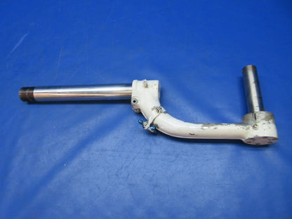 Piper PA-23-250 Aztec RH Main Gear Yoke, Rod & Axle P/N 31824-02 (0924-1289)