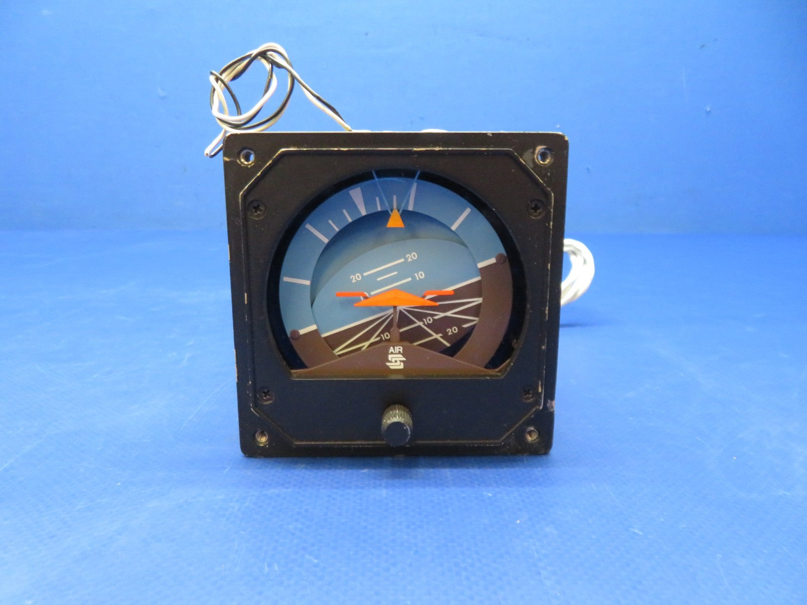 Cessna 421 Castleberry 900-23V Attitude Gyro 504-0027-901 WARRANTY (0326-240)0