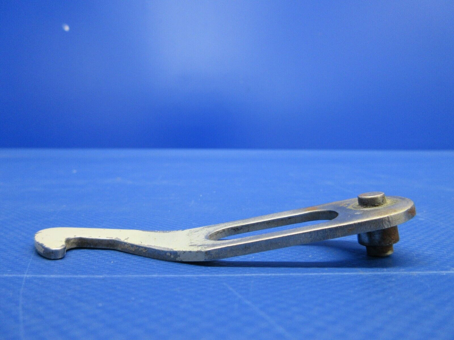 Piper PA-28 Cherokee Auxiliary Door Latch Hook Assy P/N 63036-000 (0324-1251)