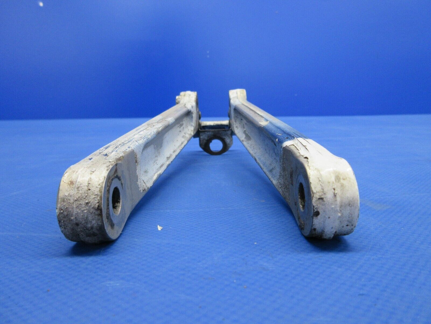Piper PA-23-250 Aztec Nose Gear Drag Link Assy P/N 16279-00 (0624-848)