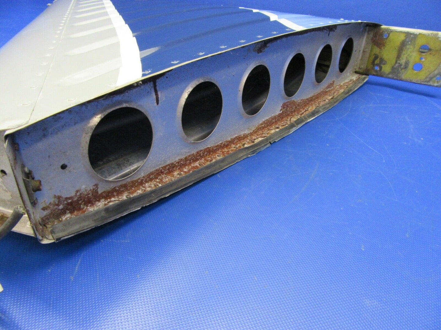 Piper PA-32-300 Vertical Fin / Stabilizer P/N 63500-08, 63500-008 (0821-203)