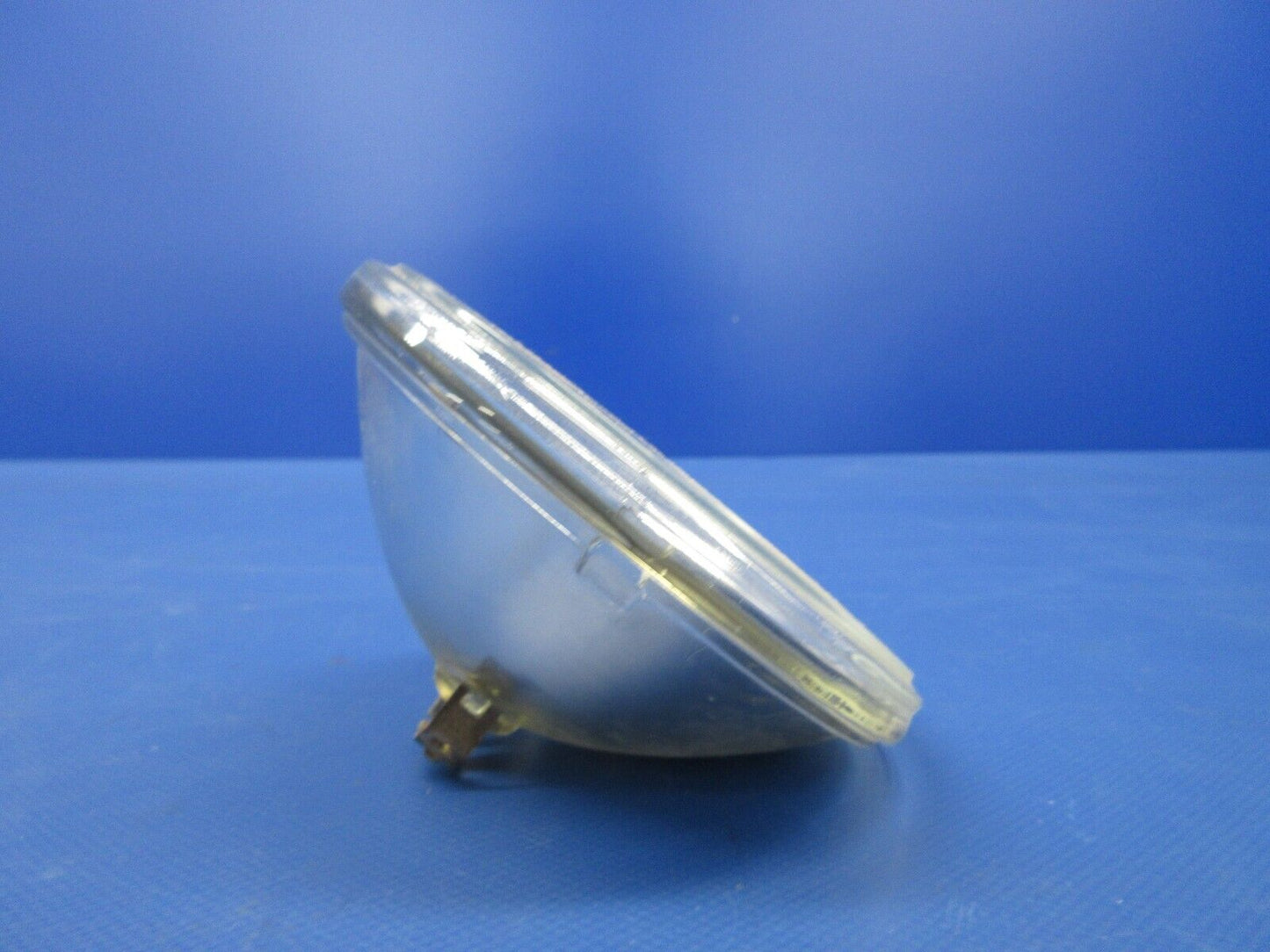 General Electric Sealed Beam Lamp 28V P/N 4581 LOT OF 3 NOS (0424-1138)