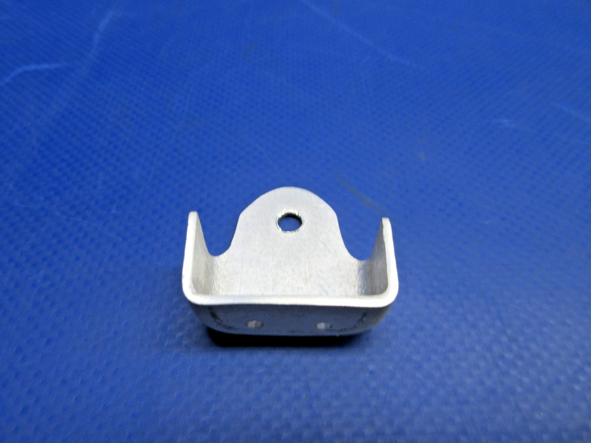 Cessna Bracket P/N 0432172-2 NOS (0526-933)4