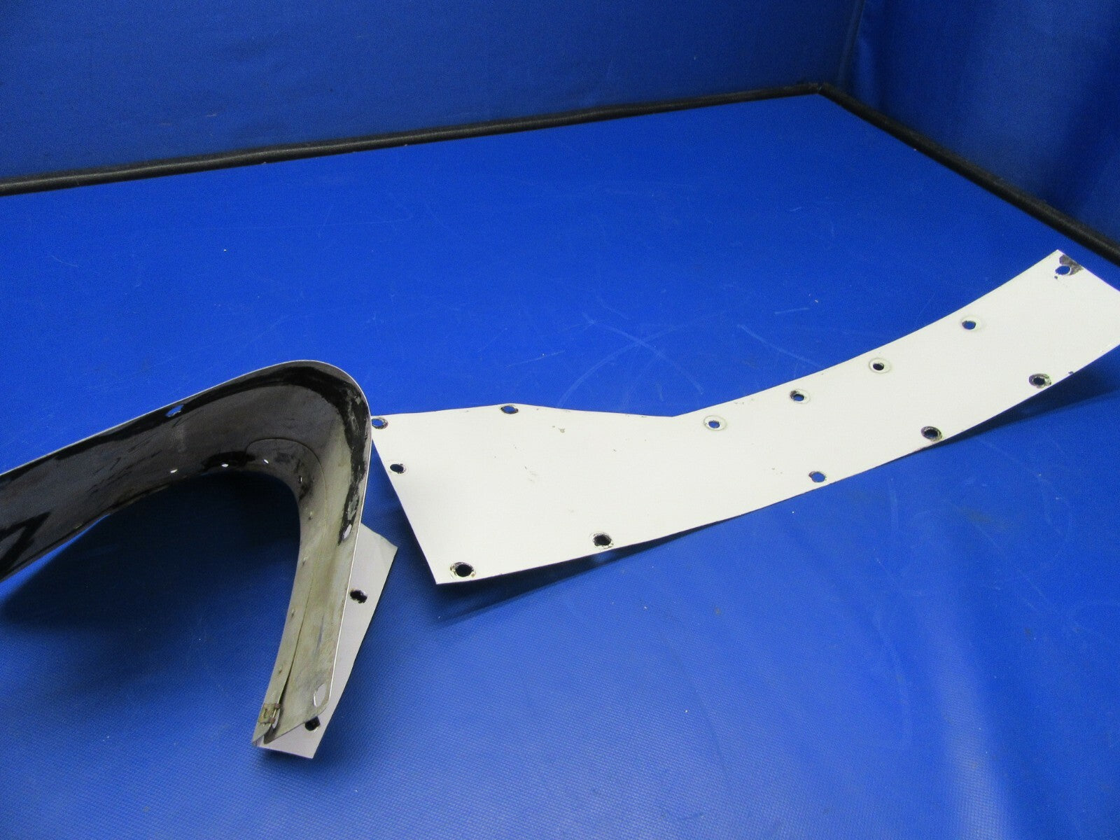 Cessna T210N Fillet, Retainer, Fairing RH Wing 1221105-18, 1213710-24 (0421-316)0