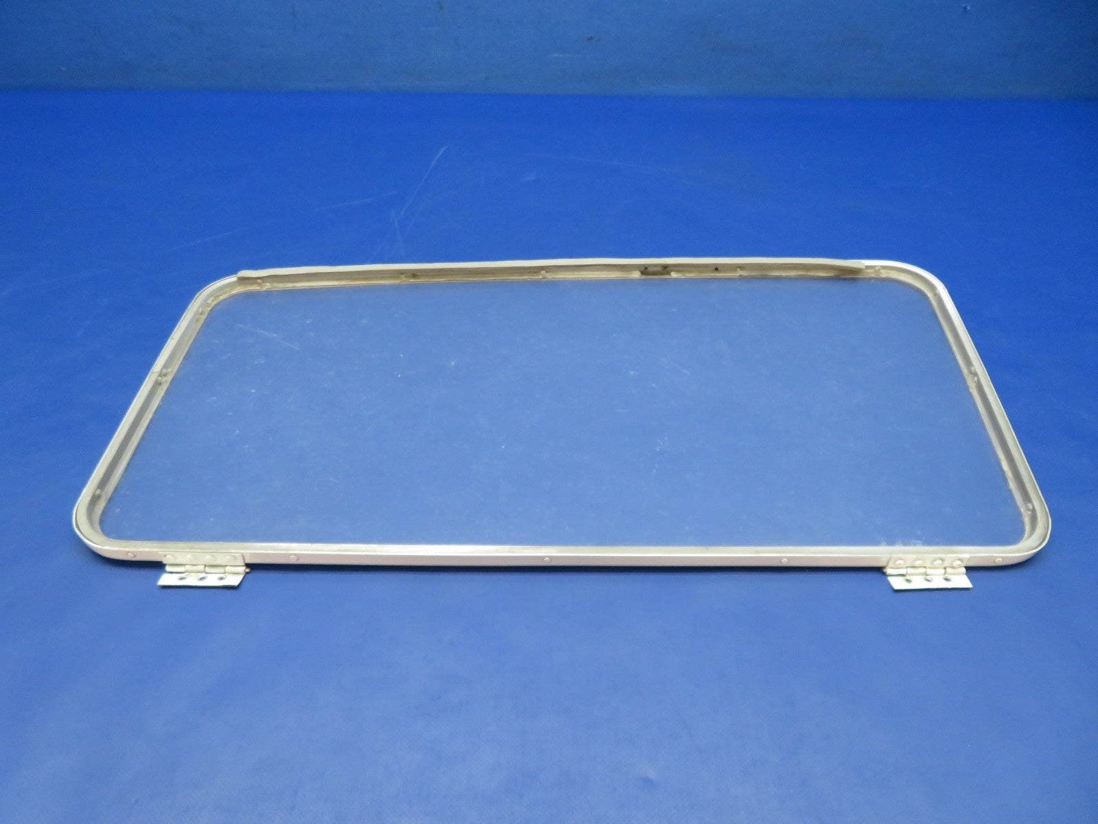 Cessna 140 RH Door Window P/N 0411181-1 (0326-114)10