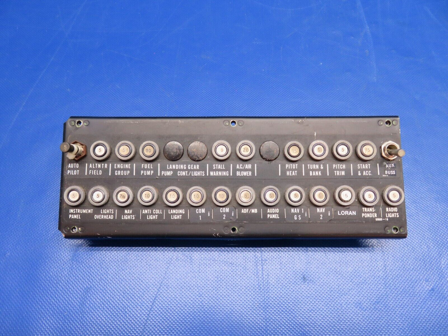 Piper PA-28-181 Archer Circuit Breaker Panel Assy P/N 85375-03 (0424-1740)