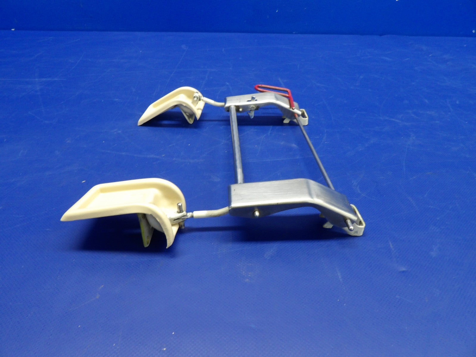 Beech D95A Travel Air RH Emergency Window Handle P/N 35-415312-4 (0226-512)3