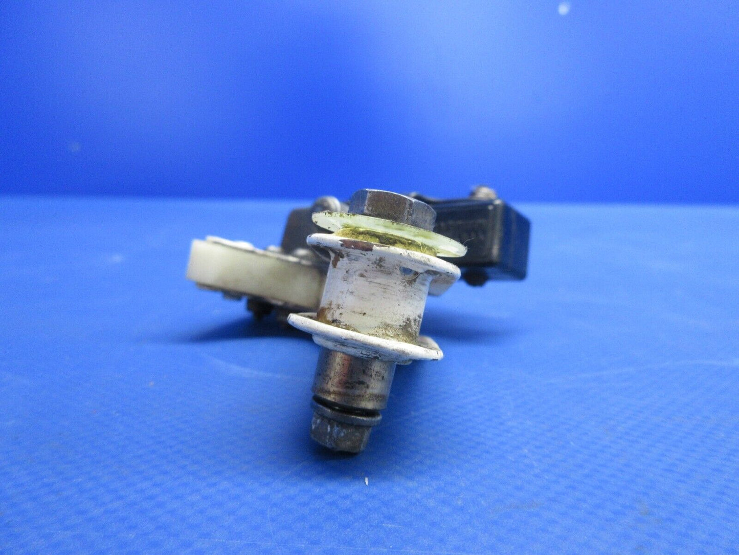 Cessna 337 / P337H Skymaster Main Gear Uplock Pawl Assy LH 1541055-1 (0724-772)