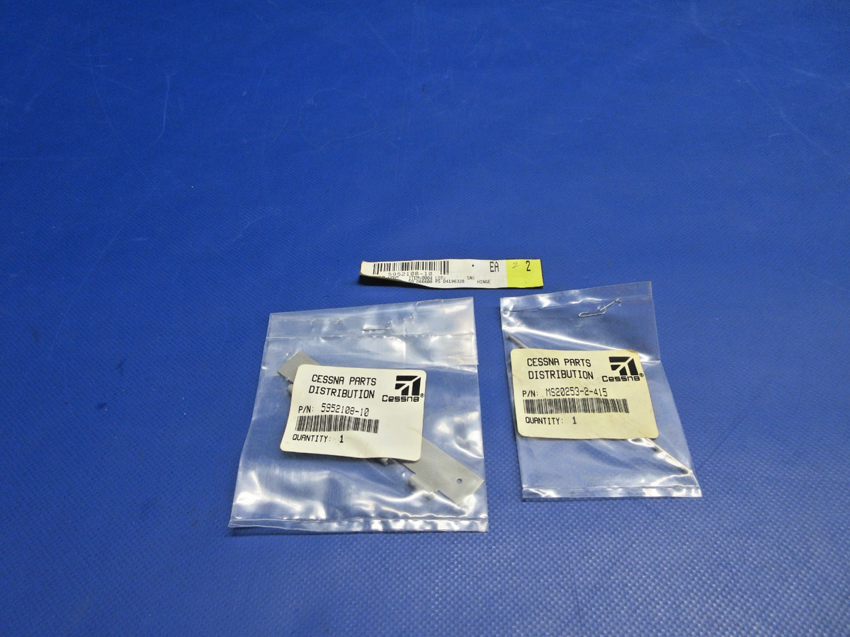 Cessna Oil Door Hinge Half w/Pin P/N 5952108-10 NOS (0926-728)0