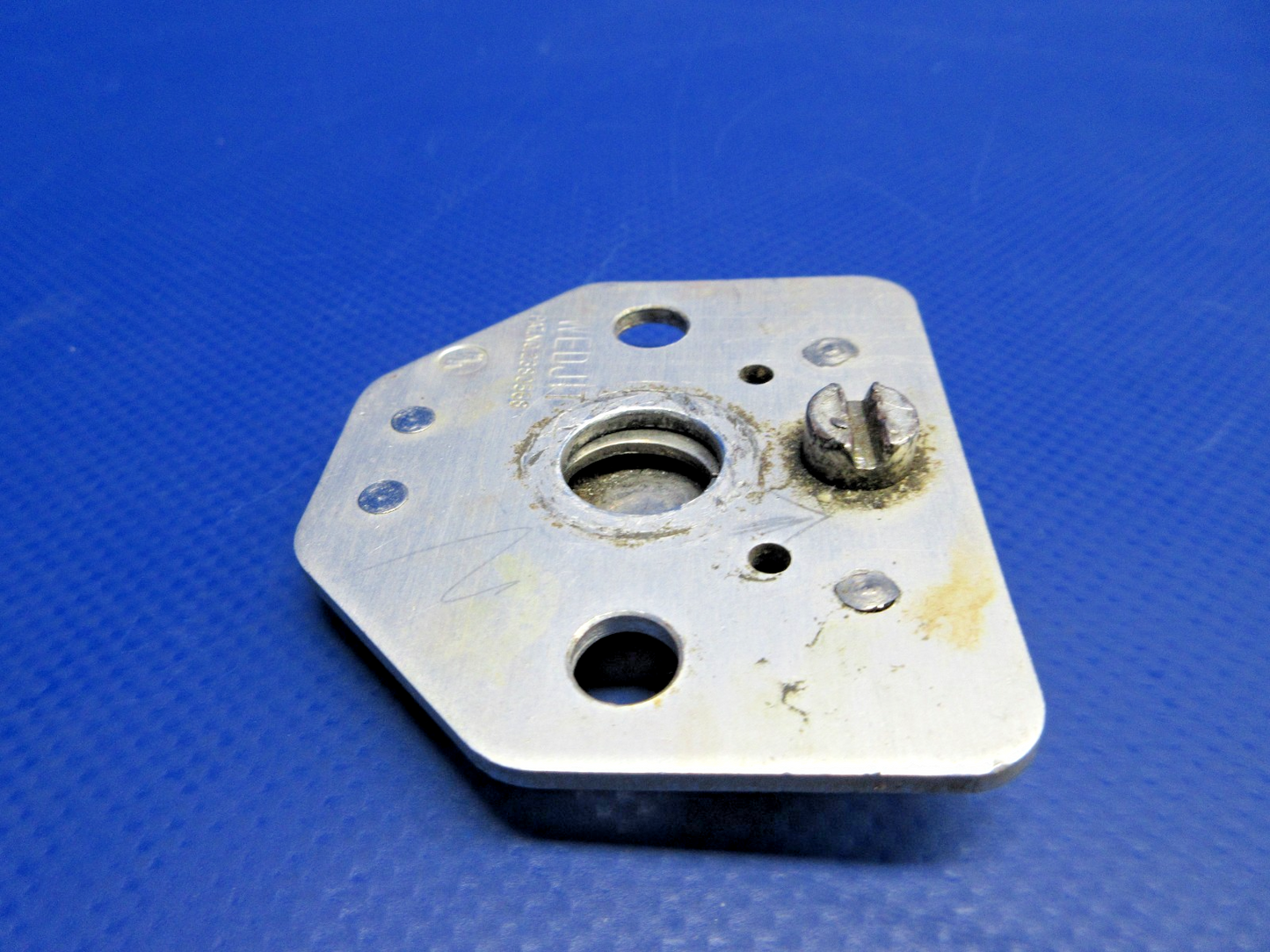 Cessna 310 / 310I Wedjit Cabin Seat Plate P/N 295409 LOT OF 4 (0326-819)5