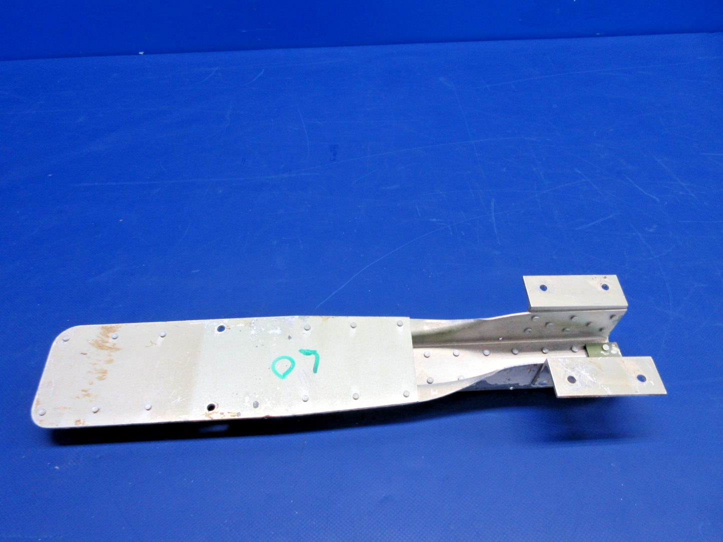 Cessna 310 / 310I LH Seat OTBD Track P/N 0812987-9 (0326-862)2
