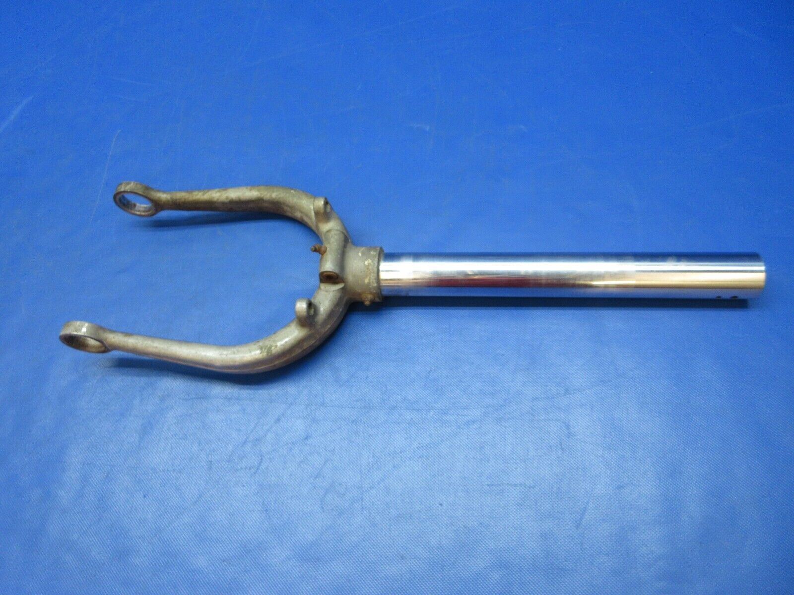Piper PA-23-250 Aztec Nose Gear Fork & Tube P/N D4636-1-E (0924-1409 ...
