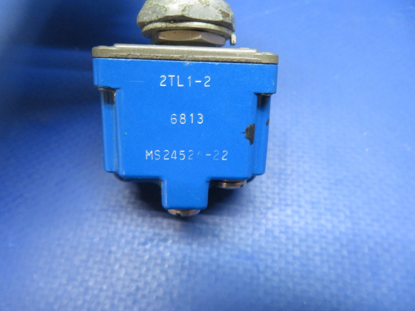 Cessna 421 Honeywell Toggle Switches P/N 2TL1-2, 4TL1-2 LOT OF 4 (0326-234)3
