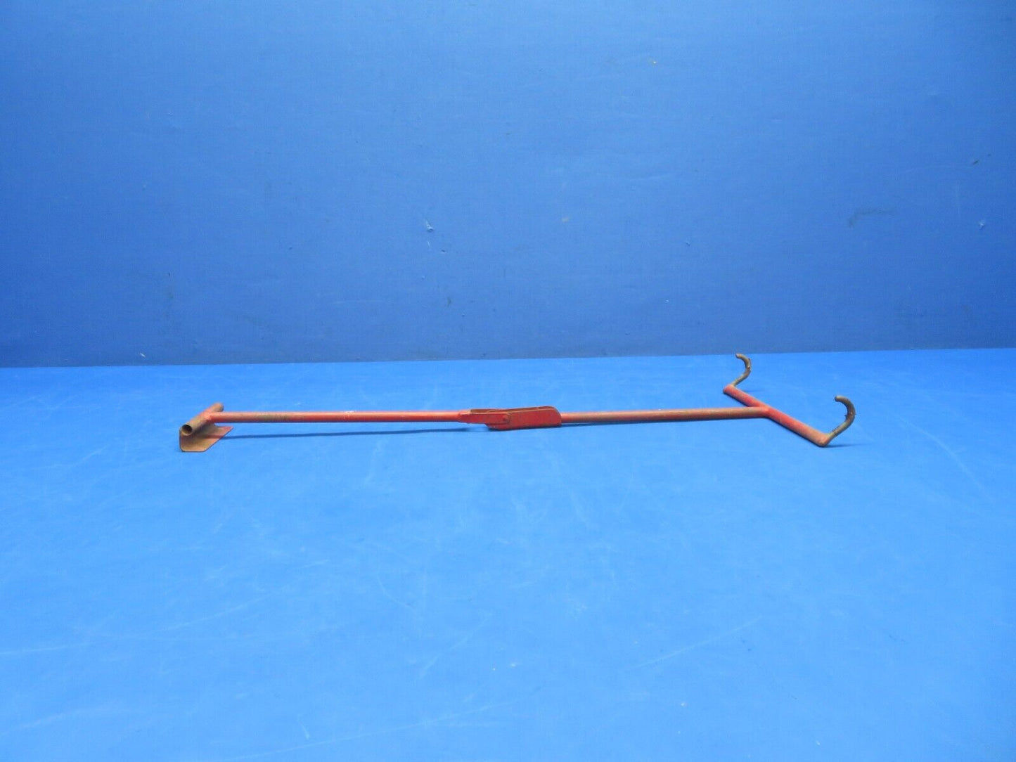 Piper Central Control Gust Lock P/N 4860058-1 (0923-342)