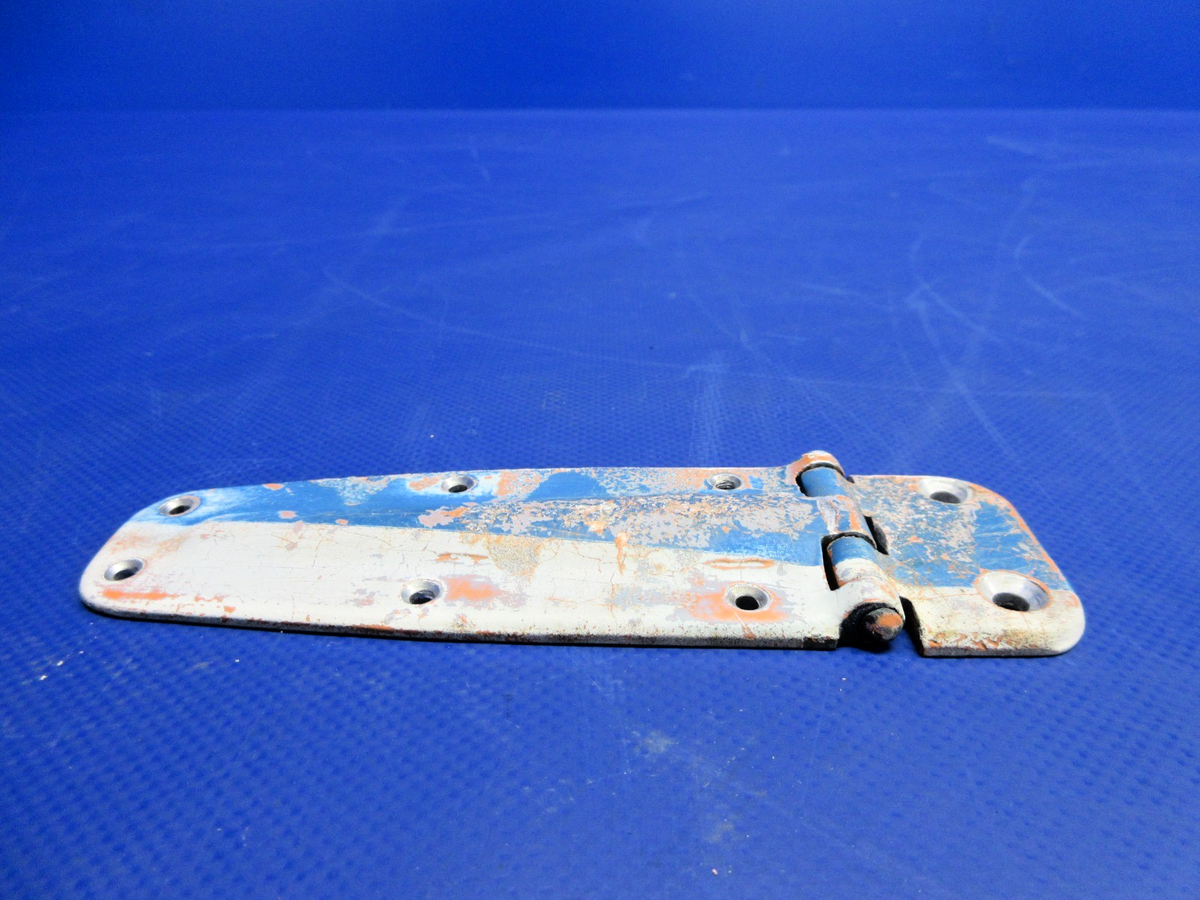 Cessna 150 / 152 RH Upper Cabin Door Hinge P/N 0413426-4, 0711037-498 (0926-875)7