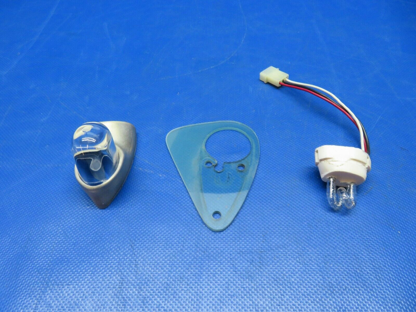 Mooney M20 M20E Whelen LH Nav Light w/ Strobe 12v P/N A650-PR TESTED (0424-254)