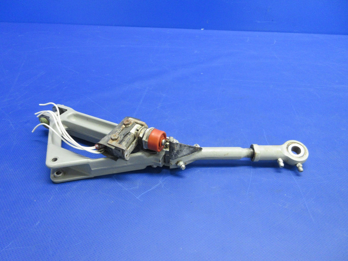 Piper PA-24-250 Comanche LH Main Gear Side Brace Link P/N 20767-00 (0526-733)6