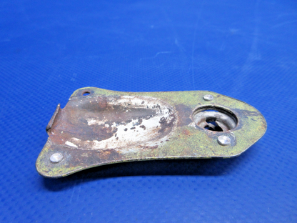 Piper PA-24 / PA-28 Cowl Fastener Cup P/N 65889-00 LOT OF 4 (0826-724)8