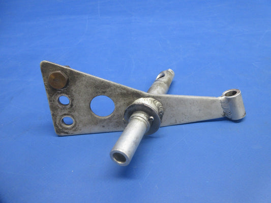 Continental TSIO-520 Turbo Rear Upper Support with Shaft 1250818-14 (1124-746)0