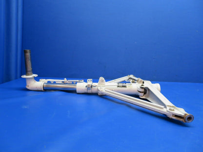 Beech 95 / D95A Travel Air RH Main Gear 95-810002-6, 95-810002-752 (0524-1771)