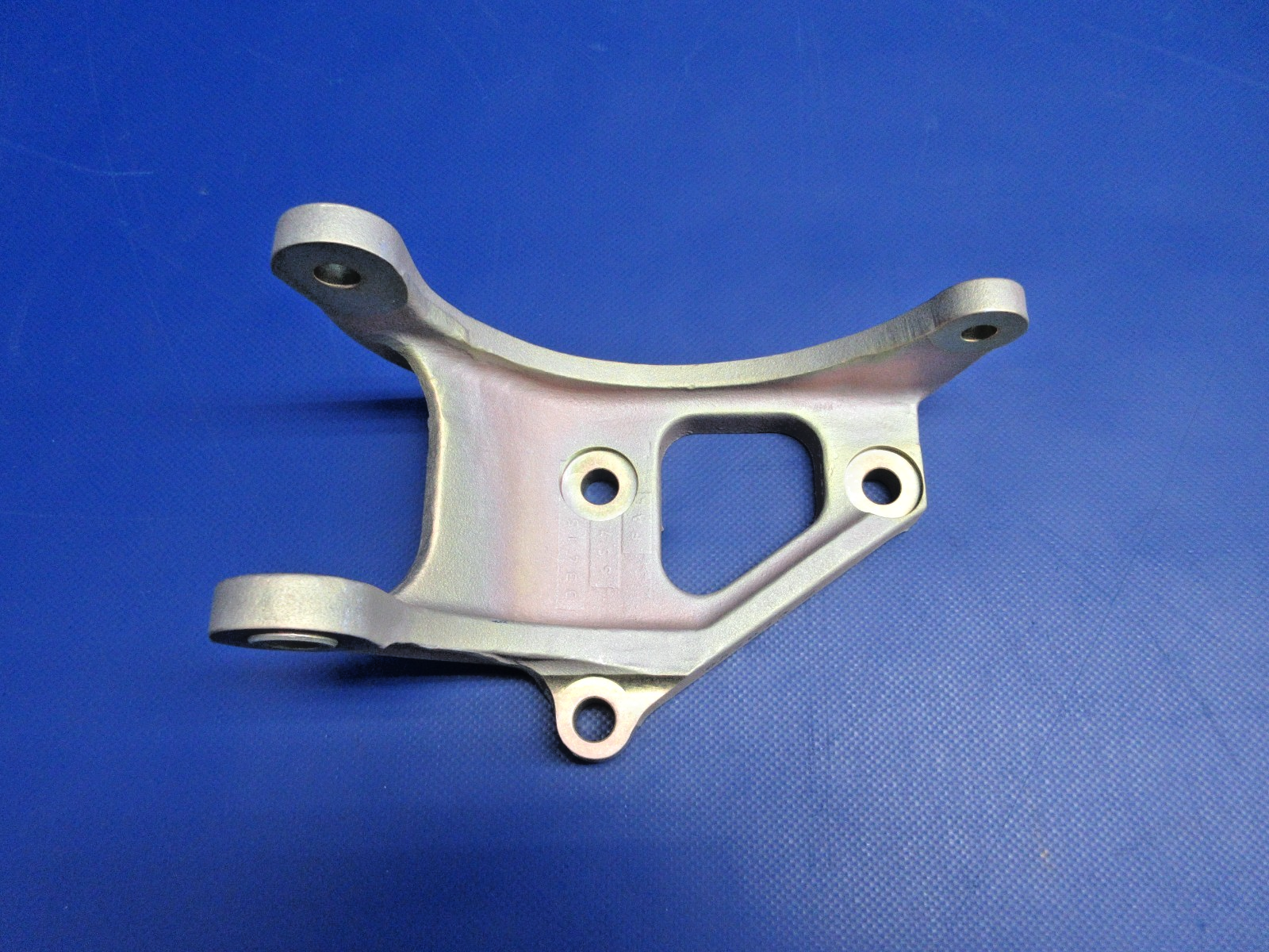 Continental LT SIO/TSIO/IO-360 Alternator Bracket P/N 657046 NOS (0426-777)1