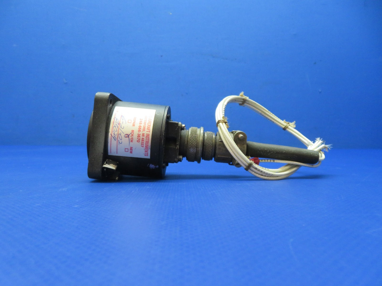 Cessna 421 Dual Fuel Gauge w/ Connector P/N CM2646L3 TESTED (0326-166)5