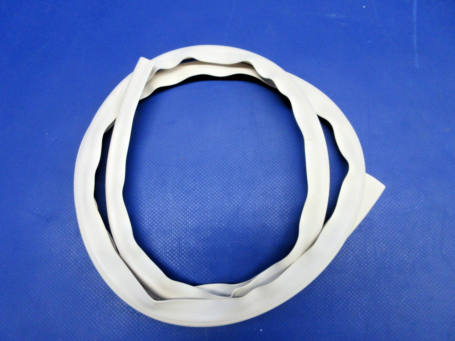 Beech King Air 90/100 Pilot Compartment Window Seal 50-534544-31 NOS (0326-764)4