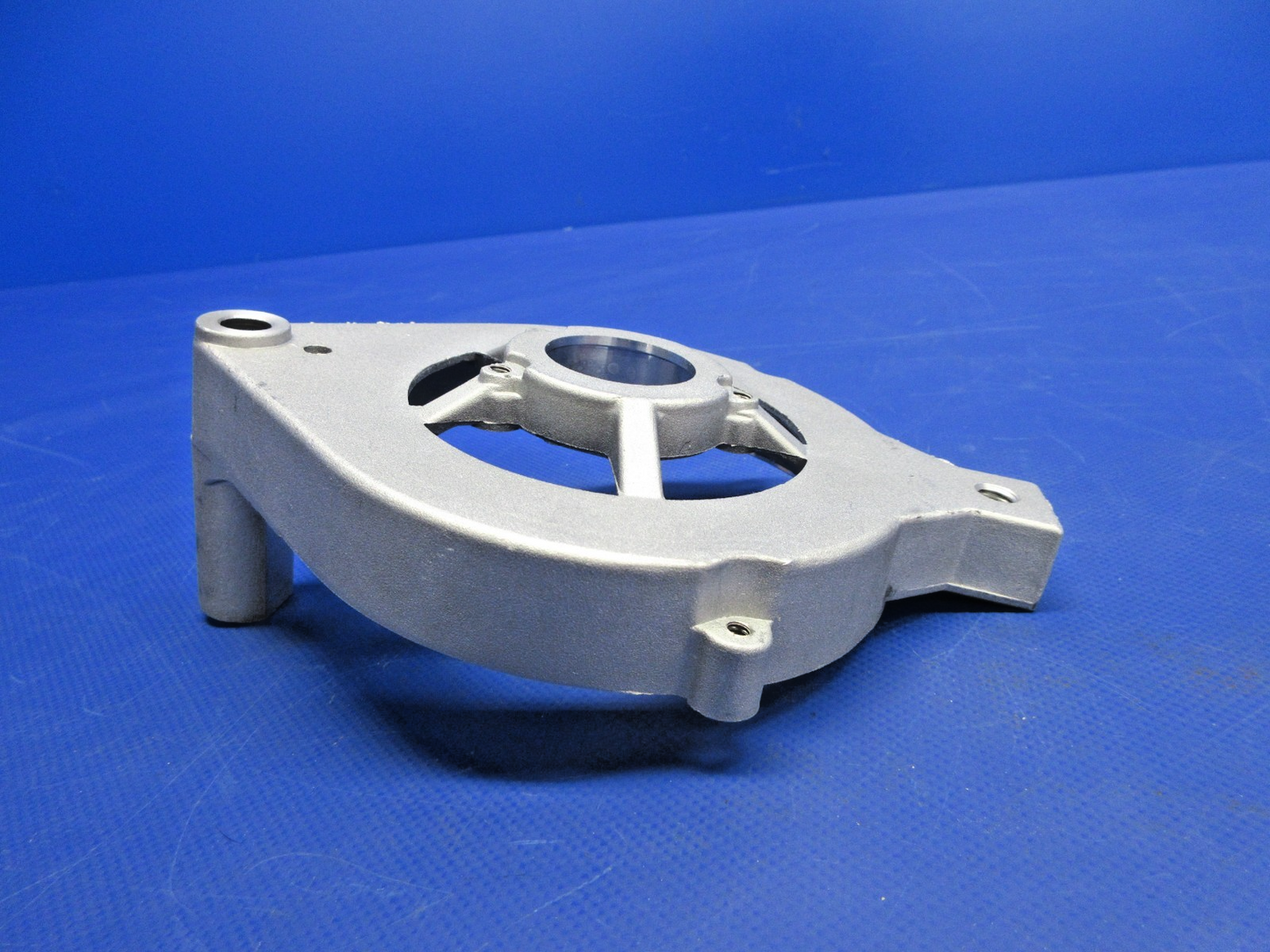 Hartzell Alternator Front Housing P/N 41052 NOS (0326-925)9