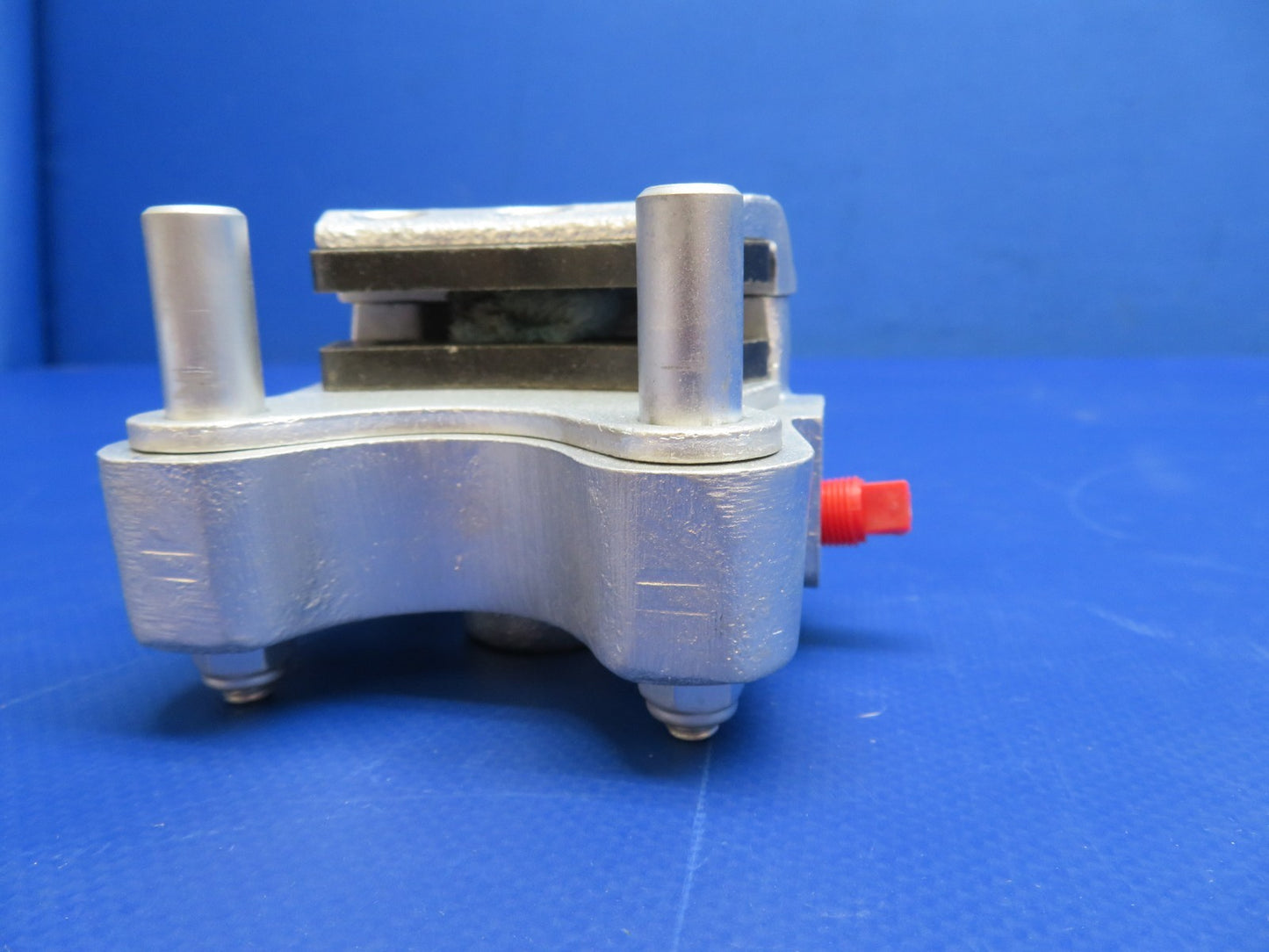Cessna 172 / 172RG Cleveland Brake Caliper 30-75 REBUILT w/ Linings (0326-1791)5